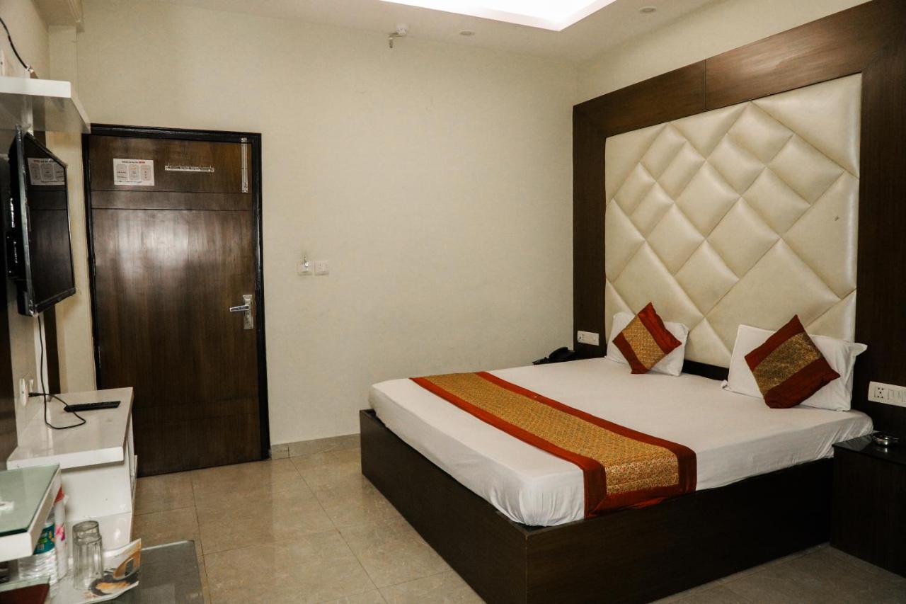 Hotel Centra Inn New Delhi Eksteriør bilde