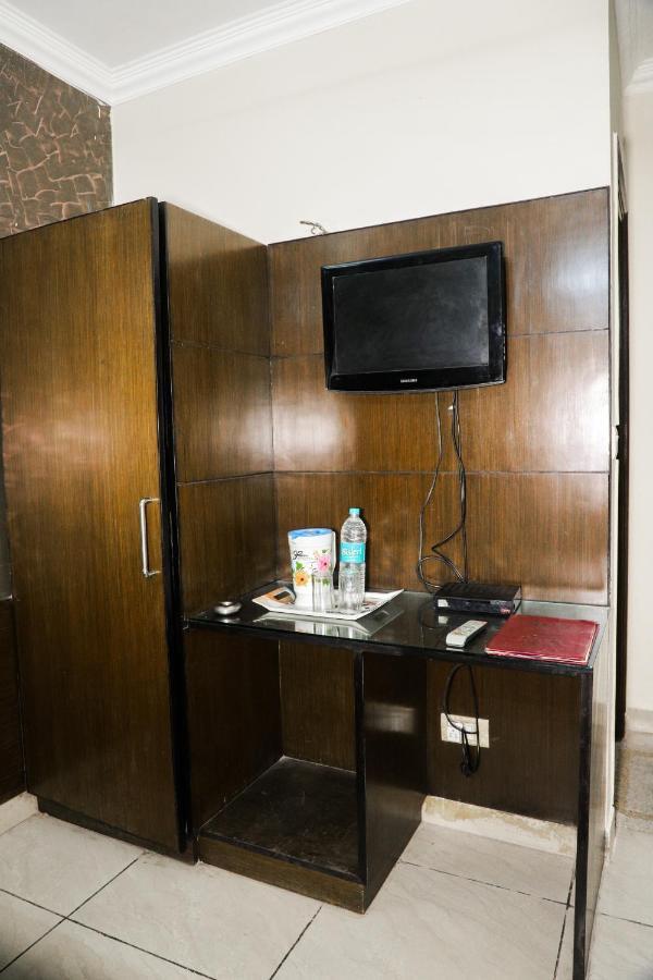 Hotel Centra Inn New Delhi Eksteriør bilde